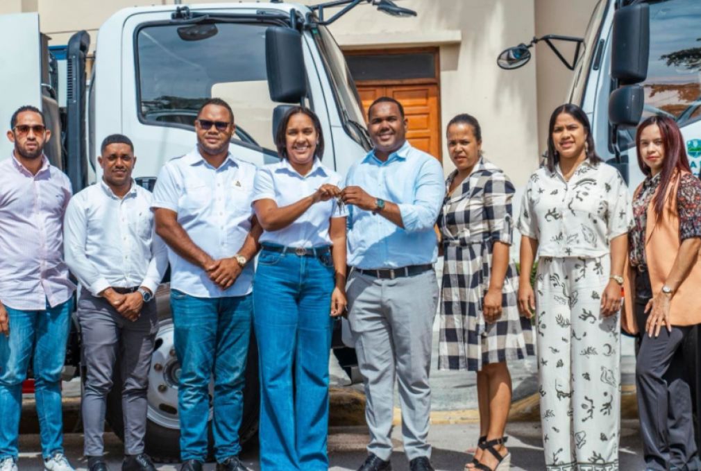 Los camiones fueron donados por el Ministerio Administrativo de la Presidencia.
