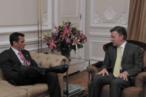 Santos se reunió con el opositor Capriles Radonski el pasado 29 de mayo.  