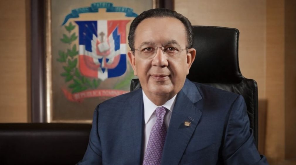 Héctor Valdez Albizu, gobernador del Banco Central.