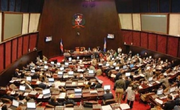Cámara de Diputados se declara en sesión permanente por caso libros texto