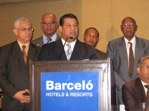 Juan Bautista Durán Bisonó, miembro del Consejo de Directores de la Fenacerd quien leyó la Declaración del V Congreso 2012.
