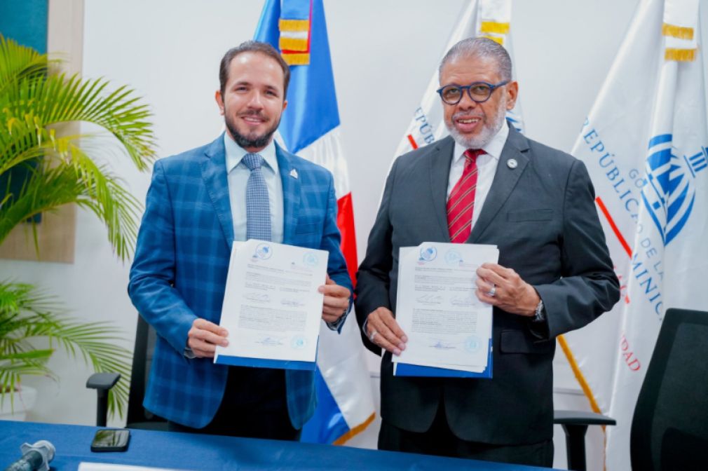 El acuerdo modernizará la agricultura en zonas vulnerables con énfasis en el uso eficiente del agua y fortalecimiento de la productividad rural.