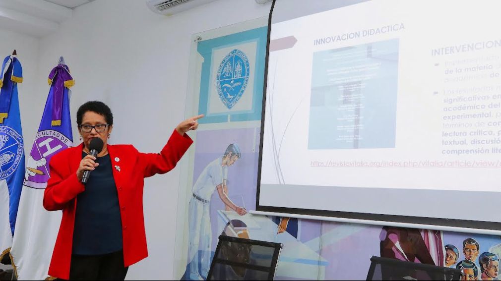 Llamaron a la comunidad académica adoptar pensamiento complejo y creativo para formar investigadores pensantes.