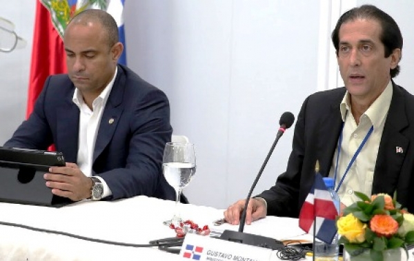 República Dominicana y Haití firman acuerdos pactados a distancia