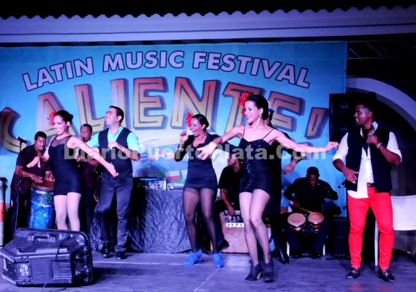 Celebran con éxito festival de música latina &quot;Caliente&quot; en Bávaro
