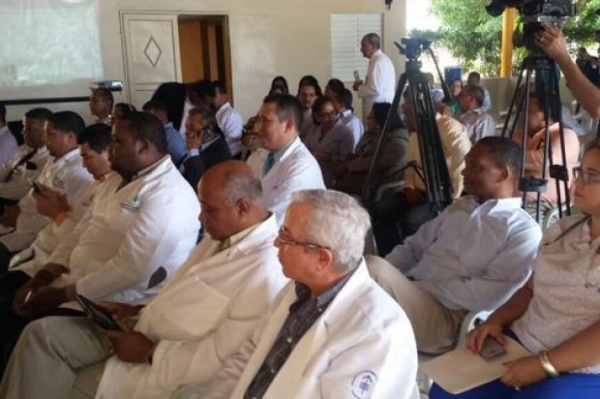 Ministra de Salud promete reparar hospitales y nombrar médicos: