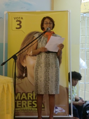 María Teresa Cabrera se dirige a lols presentes en el lanzamiento de sus aspiraciones a volver a presidir la ADP.