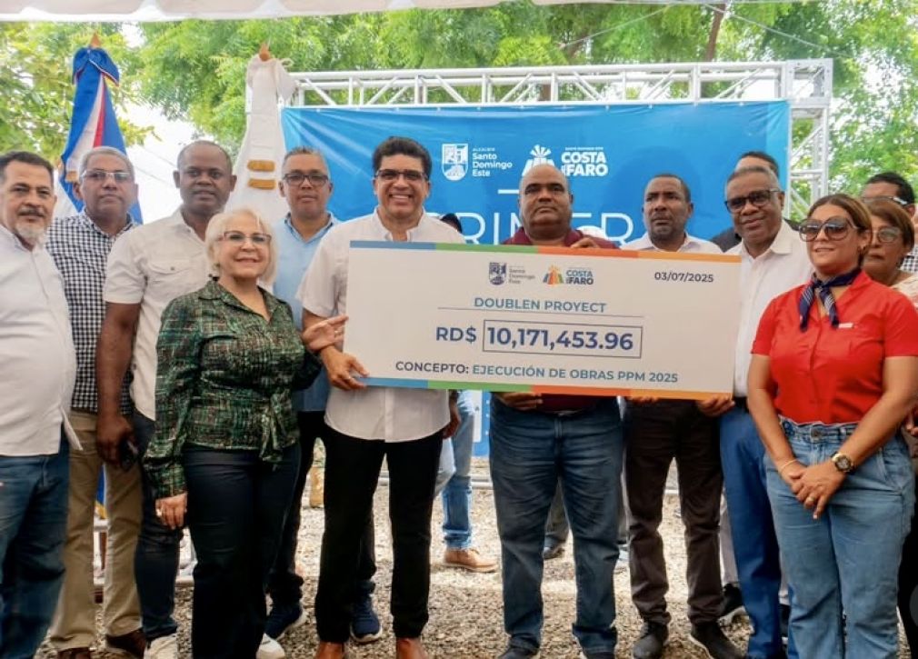 El ayuntamiento de SDE impacta a los sectores de Villa Esfuerzo, La Toronja y Brisas del Edén con una inversión millonaria en obras.