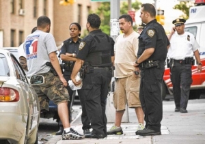 Hieren de 8 balazos joven dominicano y a un policía hispano en Nueva York