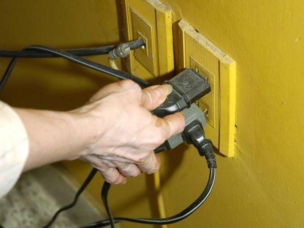 Mueren dos electrocutados en hechos separados en Licey al Medio
