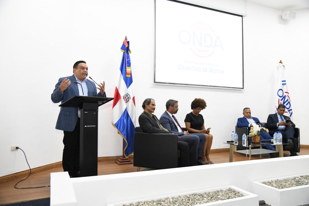 El director la ONDA exhortó a periodistas y comunicadores a promover y salvaguardar el sector de bienes y servicios nacionales.