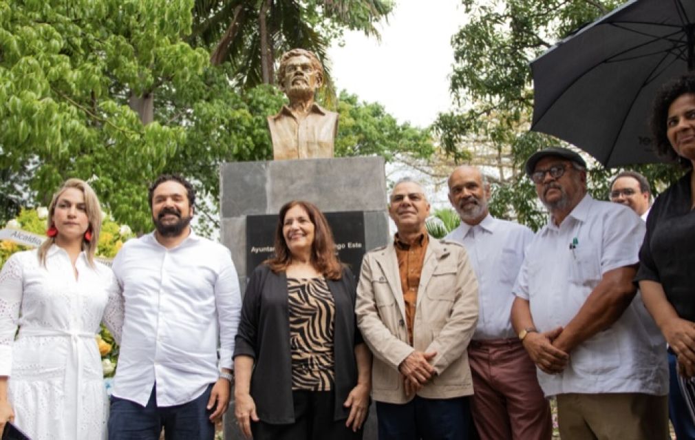 El busto del artista Domingo Liz está ubicado en el parque que llevará su mismo nombre.