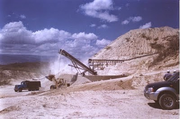 Gobierno prepara proyecto para licitar mina de sal