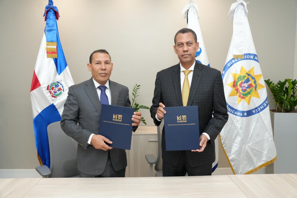 El acuerdo fue suscrito por Guido Gómez Mazara, presidente del Consejo Directivo del Indotel, y Luis Soto, director de la Dirección Nacional de Inteligencia.
