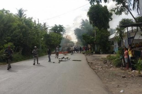 Protestan por apagones en carretera Villa Mella-Yamasá: 
