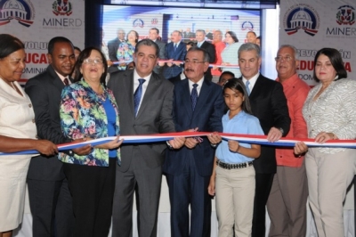 Presidente Medina inaugura dos escuelas valorada en 107 millones de pesos:  