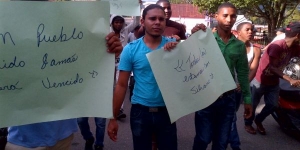 Marchan en Loma de Cabrera en apoyo a joven a quien le retiraron su negocio