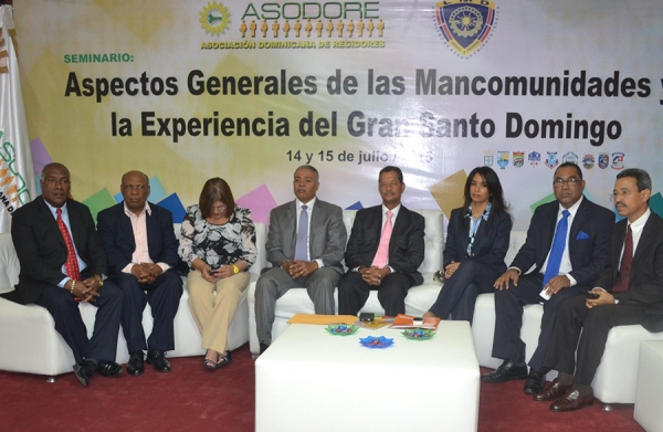 Directivos de Asodore encabezan el inicio del Semnario sobre las experiencias de los ayuntamientos de la Mancomunidad del Gran Santo Domingo.