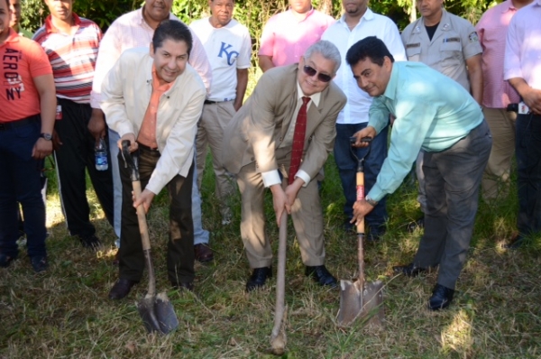 Inician construcción cancha uso múltiple