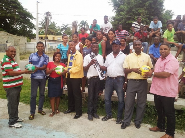 Fundacion Hatomayorenses Dignos dona utileria deportiva en Jalonga