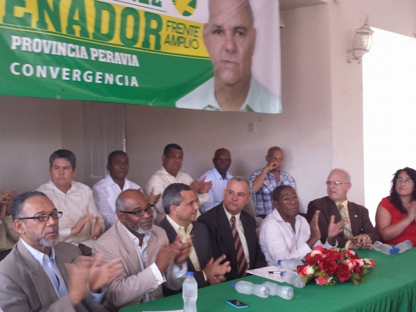 Frente Amplio proclama candidato a senador en Peravia: 