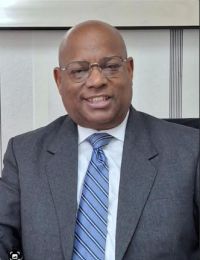 Milton Olivo.