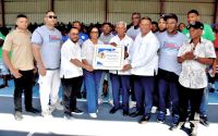 Los Inmortales del Deporte José -El Grillo- Vargas y Eduardo Gómez tuvieron a cargo el juramento deportivo a los atletas.