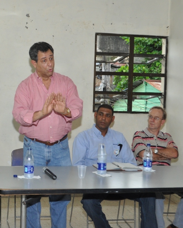 Refidomsa construirá sanitarios públicos en Haina y Nigua