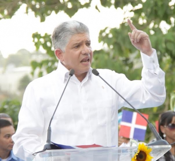 Eduardo Estrella: “Hay jueces que al subirse la toga se le ve el refajo”