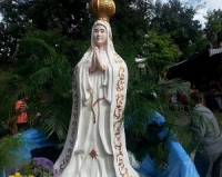 Autoridades municipales y eclesiásticas inauguran gruta en honor Virgen del Rosario