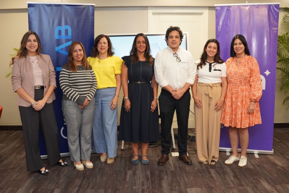 Dominicana marca hito de seguridad digital con certificación SOC 2 de CrecerLab.