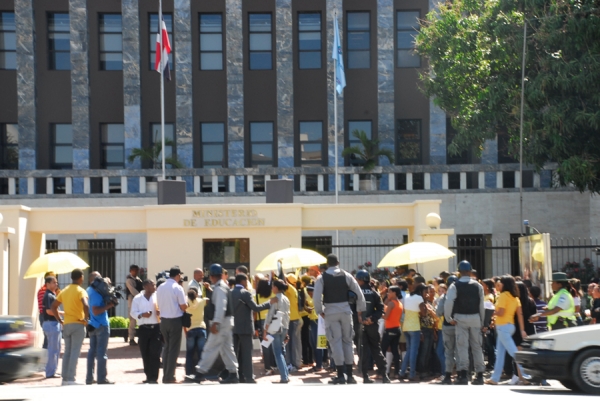 La Coalición por una Educación Digna esceficó múltiples protestas para que se asigne el 4% del PIB a la educación preuniversitaria.