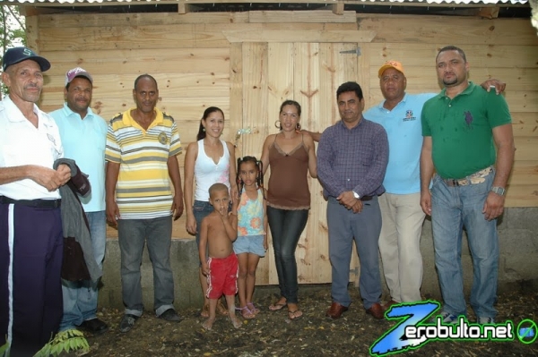 Gobernación Provincial entrega viviendas en Hermanas Mirabal