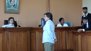 La venezolana Sandra Zanolett es interrogada sobre litis de terrenos de Miches. 