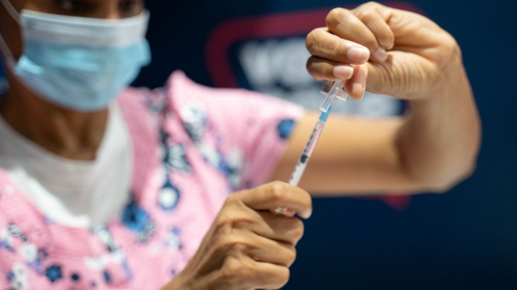 La evolución semanal del proceso de vacunación revela que el promedio diario de vacunados (en las tres primeras dosis) aumentó de 622 en la semana previa a 643 en la actual (promedio del martes 24 de febrero al martes 31 de enero de 2023).