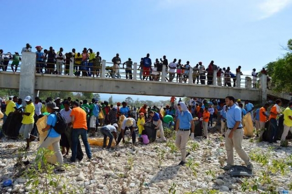 Grupos e instituciones realizan jornada de limpieza del río Pedernales:  