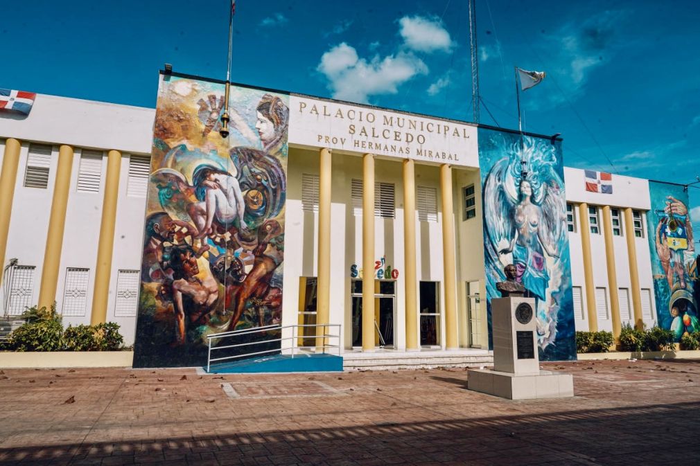 El ayuntamiento municipal de Salcedo declaró 5 días de duelo municipal ante el siniestro ocurrido el domingo 10 marzo en el cierre del carnaval.