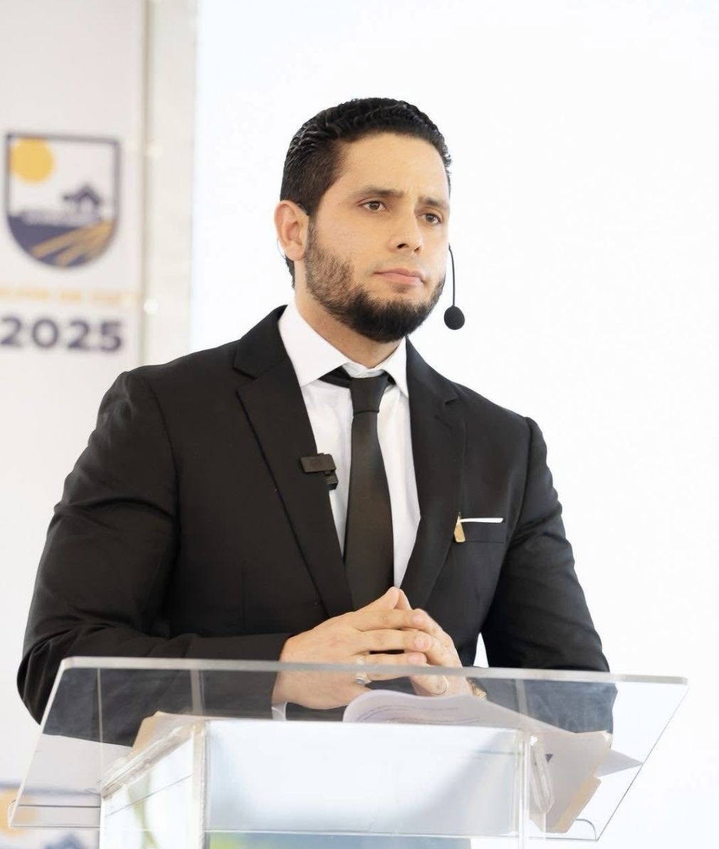 Alexander Rodríguez, alcalde del distrito municipal de La Otra Banda.