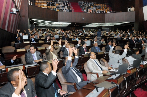 Diputados aprueban reforma a ley SS que reduce 15% a ganancias AFP: 