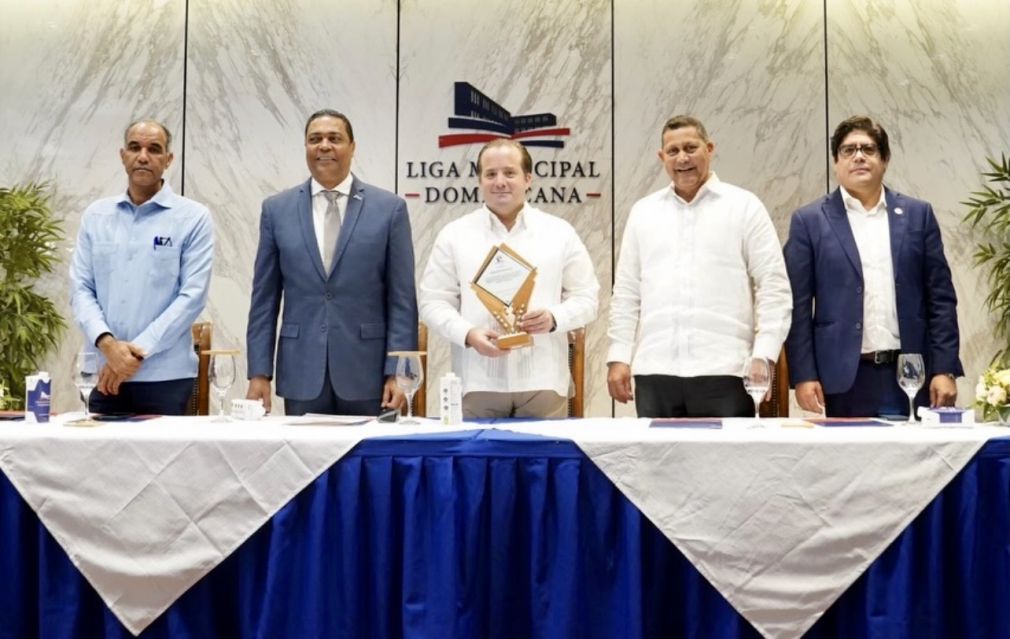Autoridades del Gobierno central y alcaldes de todo el país reafirmaron su compromiso de trabajar en coordinación permanente hasta alcanzar la meta nacional de erradicación del hambre en todo el país.