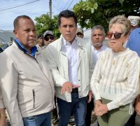 El ministro estuvo en Puerto Plata acompañado de la senadora, la gobernadora y el alcalde.
