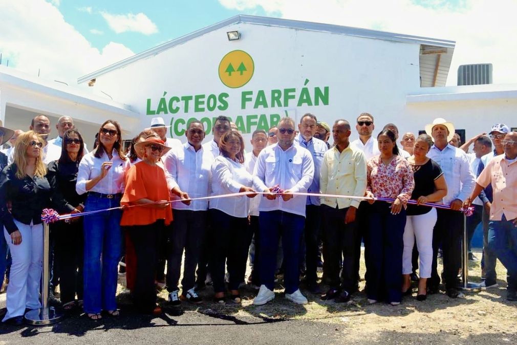 Ganaderos de Las Matas de Farfán inician su camino de industrialización. 
