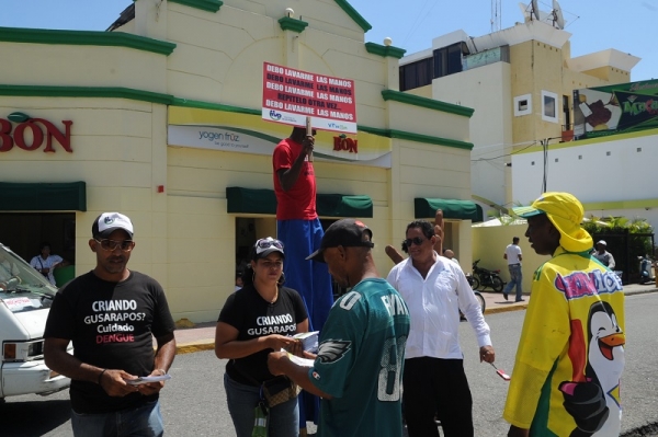 Salud Pública lleva campaña a La Vega