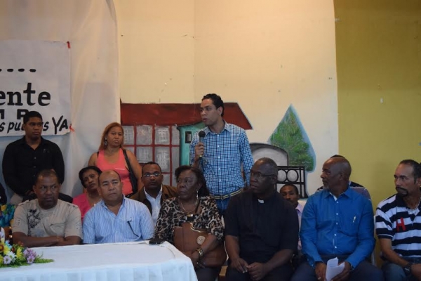 Fuerzas vivas de Boca Chica se unen en clamor de solución vial