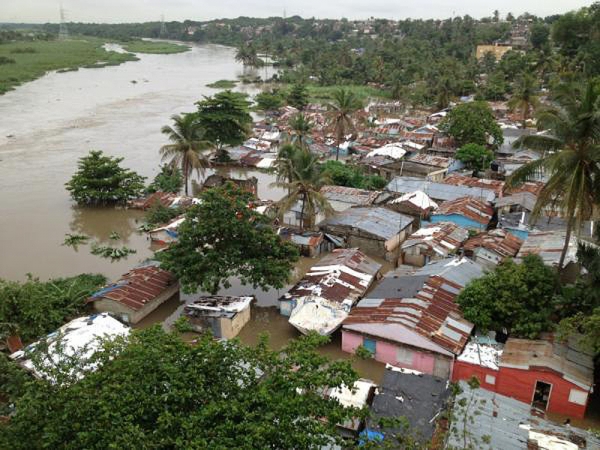 Casas inundadas por las lluvias torrenciales que dejó atrás la tormenta Isaac.