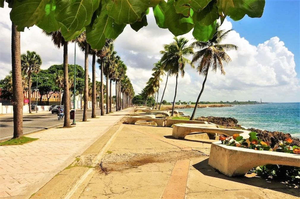 Malecón de Santo Domingo con cielo parcialmente nublado para este lunes.