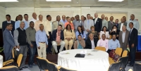 El ministro Jaime David Fernández Mirabal junto a más de 80 alcaldes y alcaldesas  durante el encuentro celebrado este viernes.