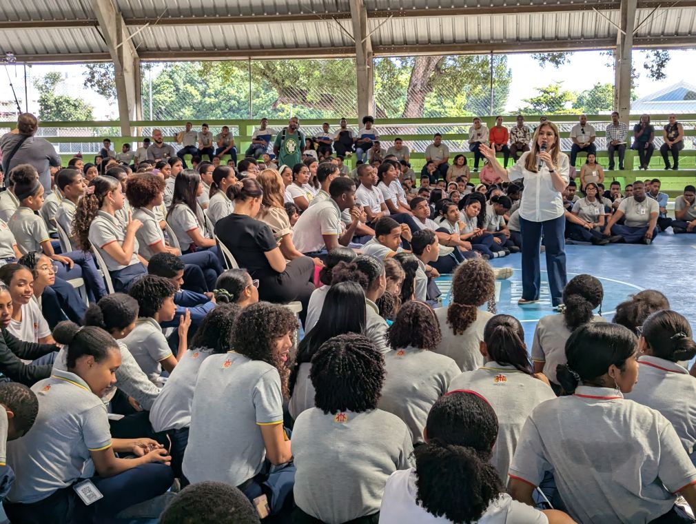 La alcaldesa tiene en agenda continuar sosteniendo estos conversatorios en diferentes centros educativos del Distrito Nacional.