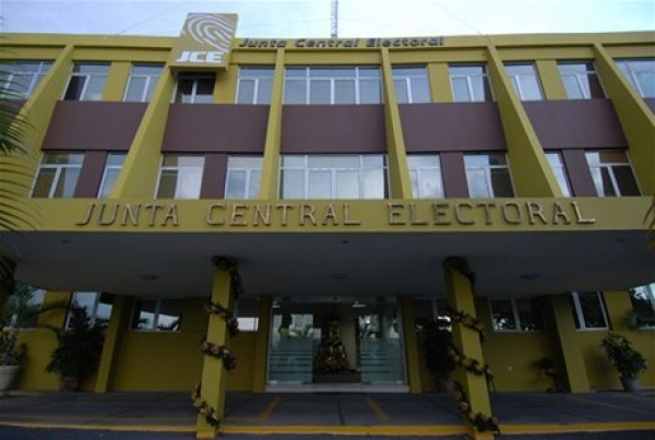 Dirigentes del PRD provocan el caos en la Junta electoral de SDE