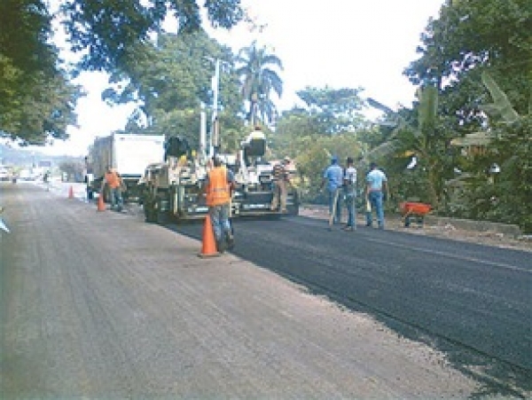 Avanzan trabajos carretera Moca-Salcedo